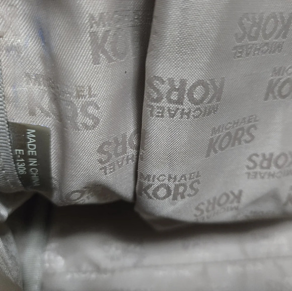 Michael Kors Satchel Handbag Cream Color Crossbody strap included - Picture 11 of 16